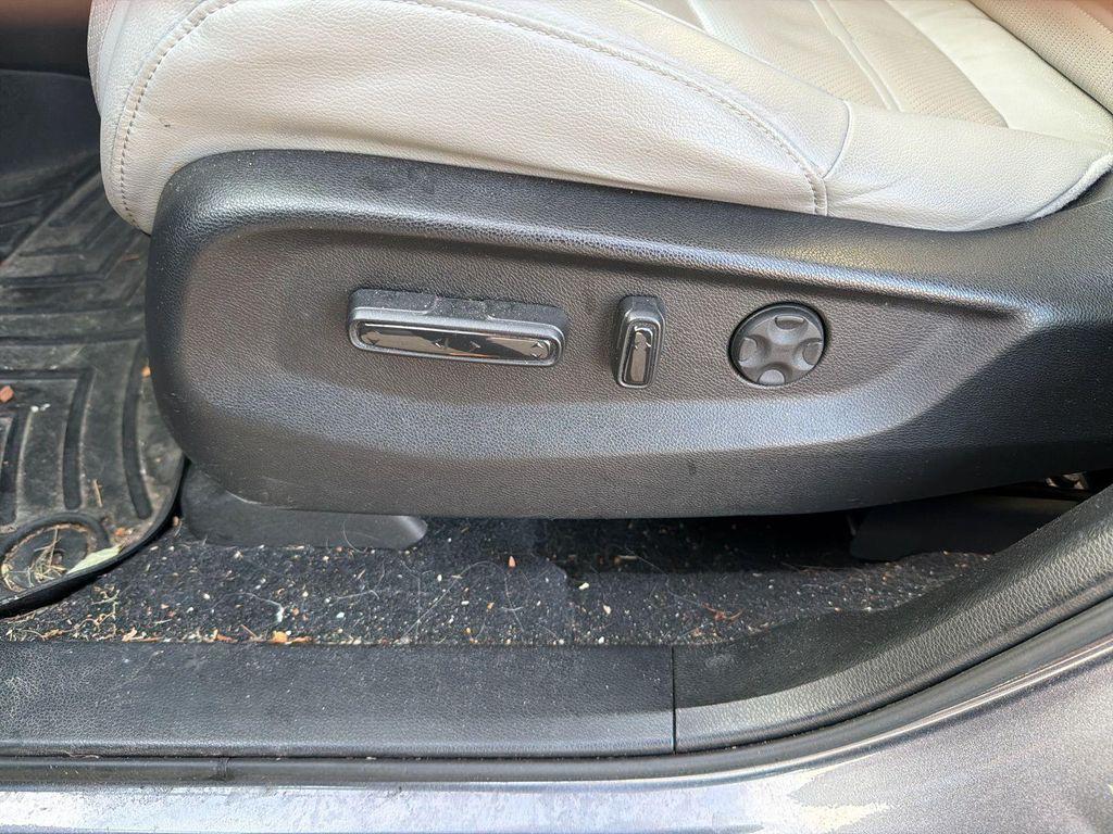 used 2020 Honda CR-V car, priced at $25,800