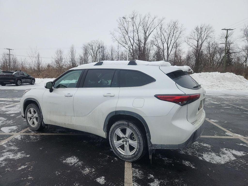 used 2022 Toyota Highlander car, priced at $31,900