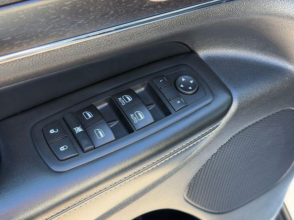 used 2015 Jeep Grand Cherokee car, priced at $9,900