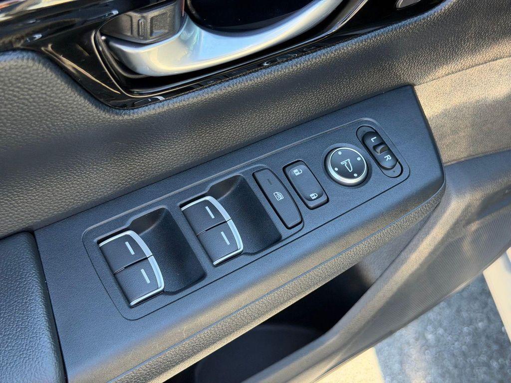 used 2023 Honda CR-V Hybrid car, priced at $32,900