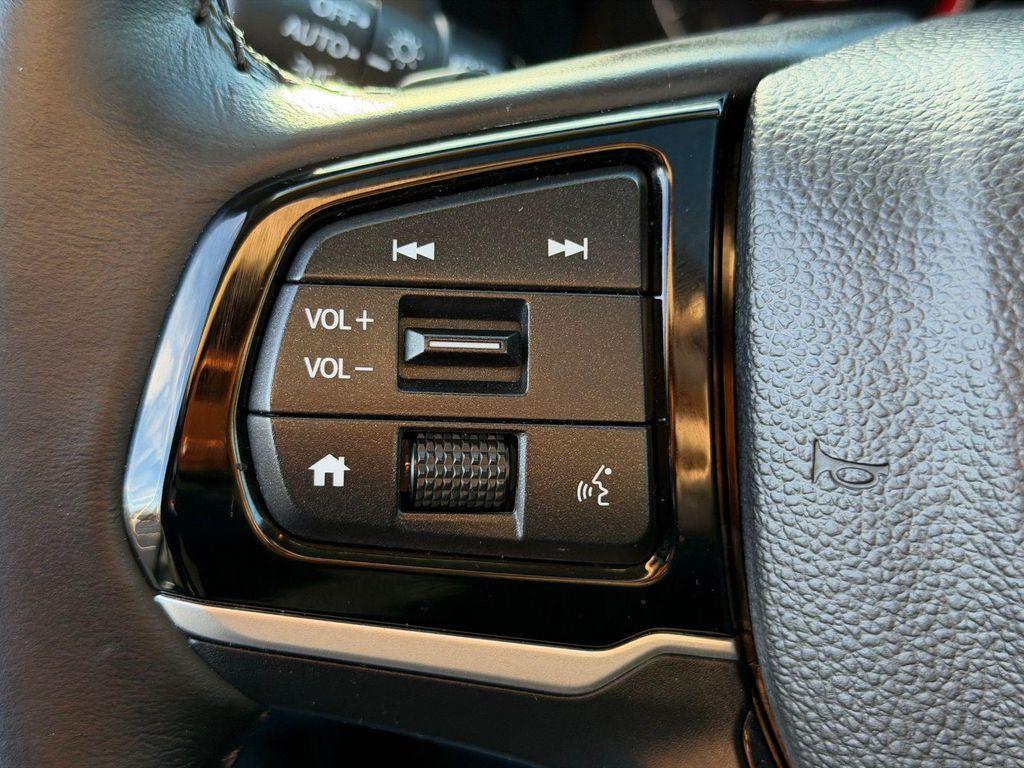 used 2025 Honda Odyssey car, priced at $43,400