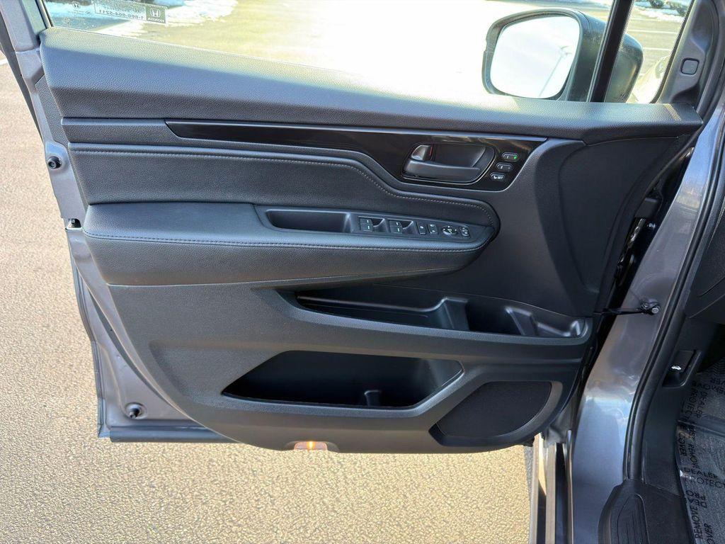 used 2025 Honda Odyssey car, priced at $43,400