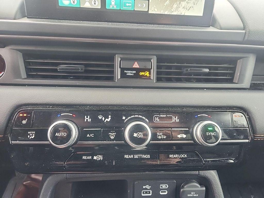 used 2025 Honda Pilot car, priced at $43,800