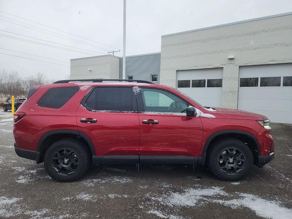 used 2025 Honda Pilot car, priced at $43,800