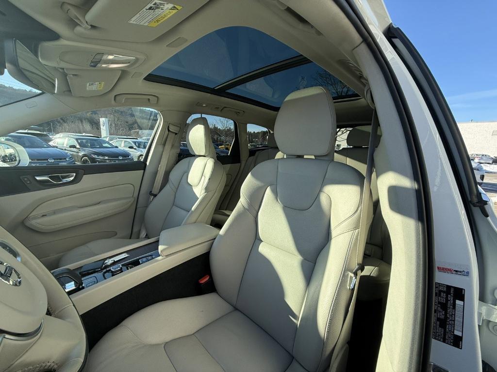 used 2022 Volvo XC60 car, priced at $24,995