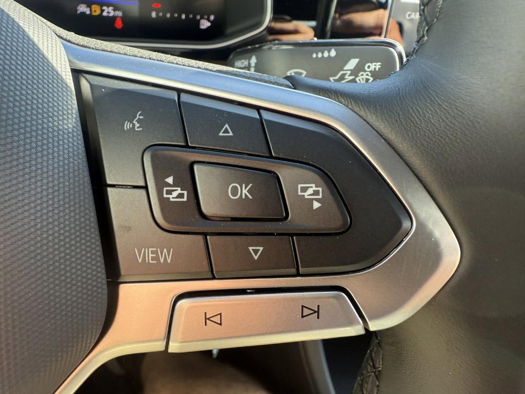 new 2025 Volkswagen Jetta car, priced at $22,996