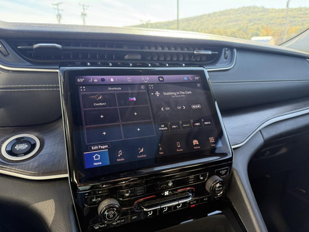 used 2021 Jeep Grand Cherokee L car, priced at $25,995