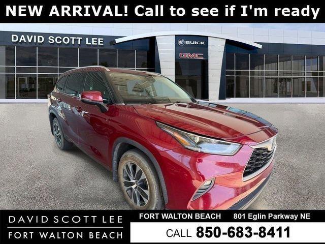 used 2021 Toyota Highlander car, priced at $23,990