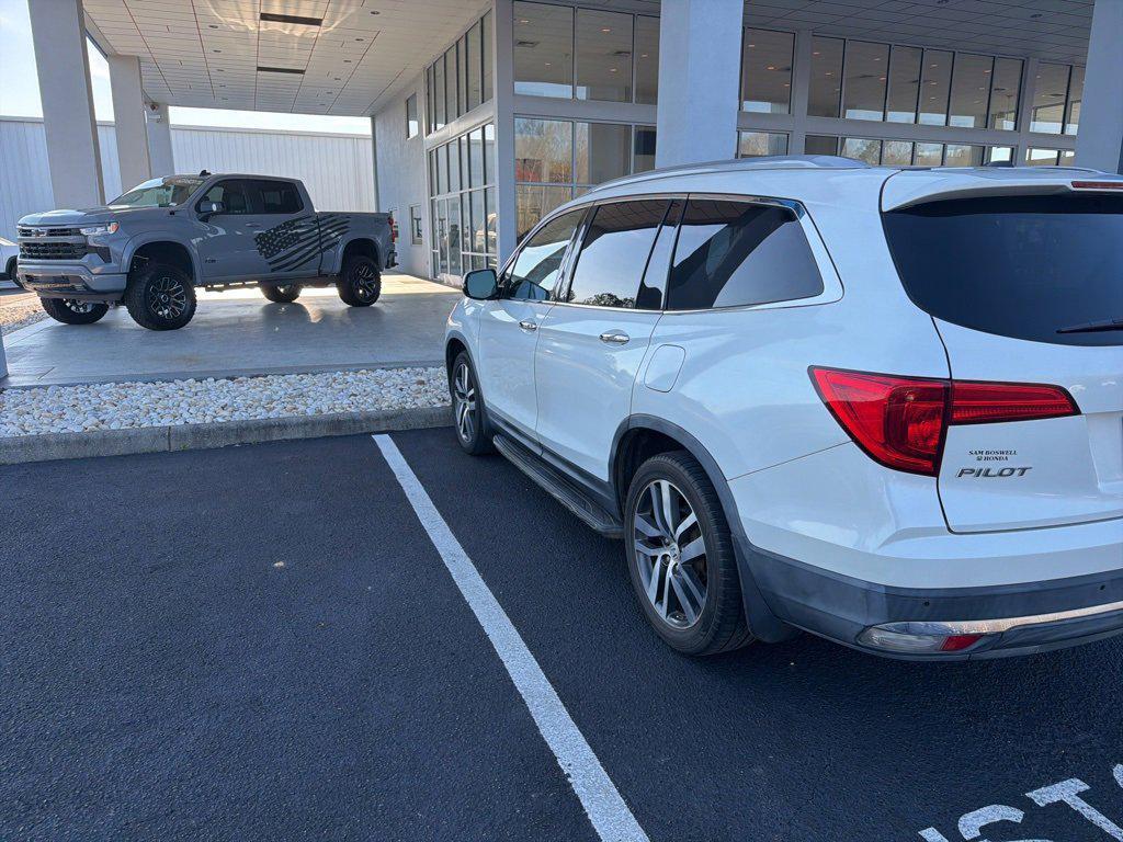 used 2017 Honda Pilot car, priced at $13,590