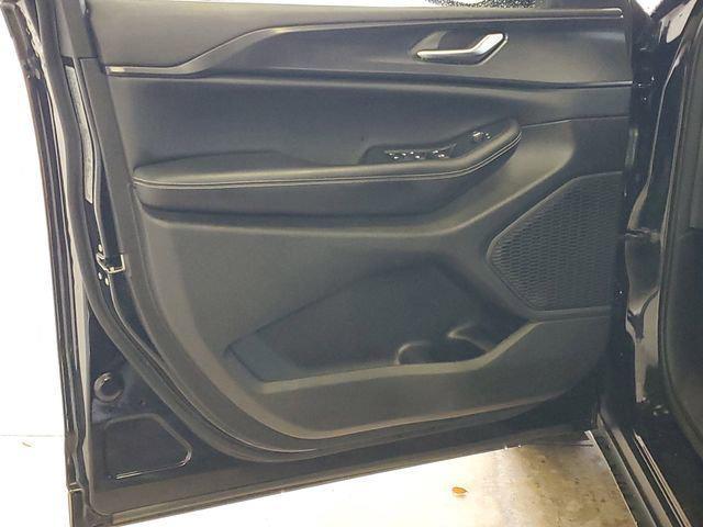 used 2023 Jeep Grand Cherokee car, priced at $27,370