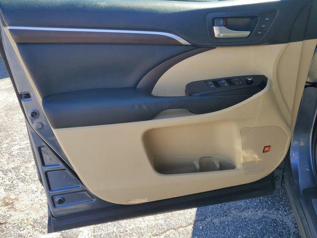 used 2015 Toyota Highlander car, priced at $16,590