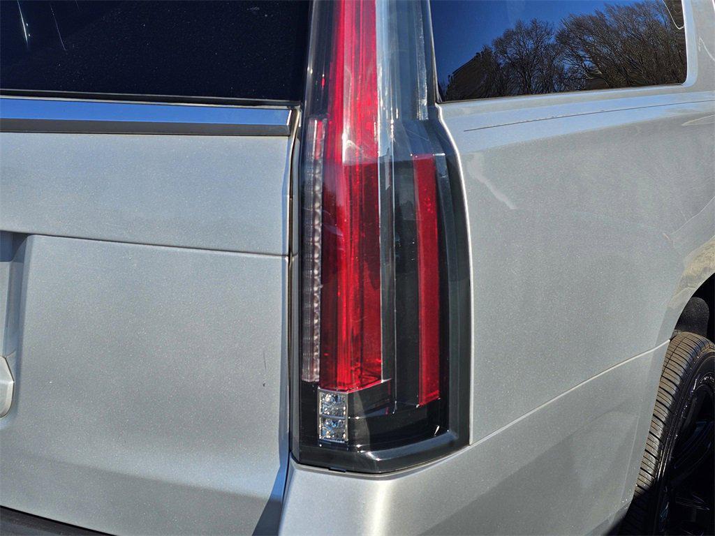 used 2019 Cadillac Escalade ESV car, priced at $26,990