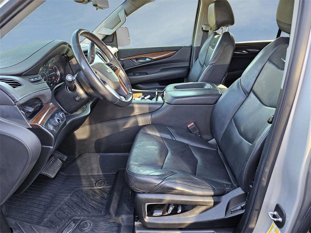 used 2019 Cadillac Escalade ESV car, priced at $26,990
