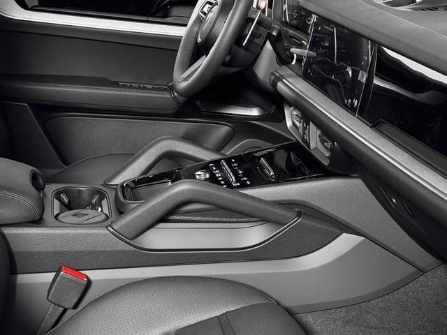 new 2025 Porsche Cayenne car, priced at $100,995