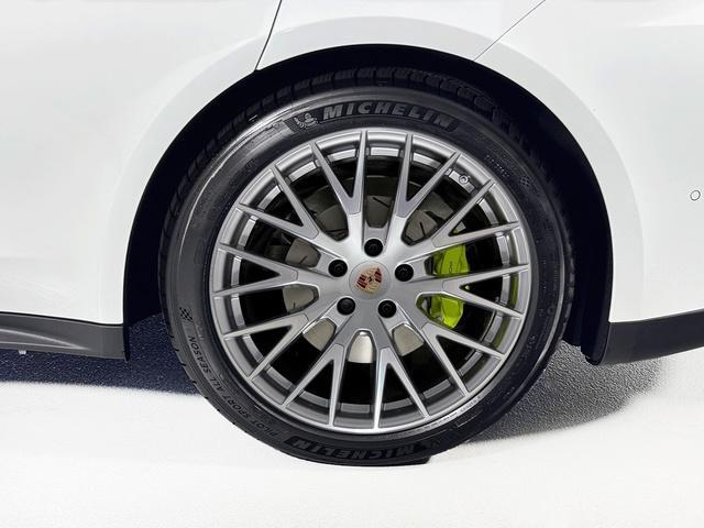 new 2026 Porsche Panamera car, priced at $128,300