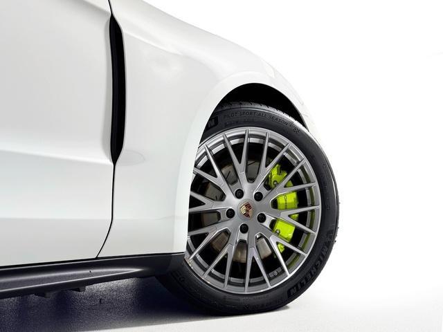 new 2026 Porsche Panamera car, priced at $128,300