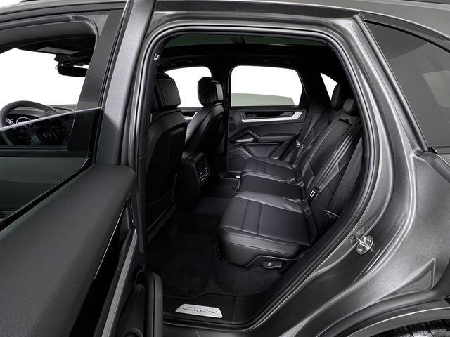 new 2025 Porsche Cayenne car, priced at $92,225