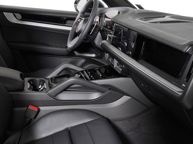 new 2025 Porsche Cayenne car, priced at $92,225
