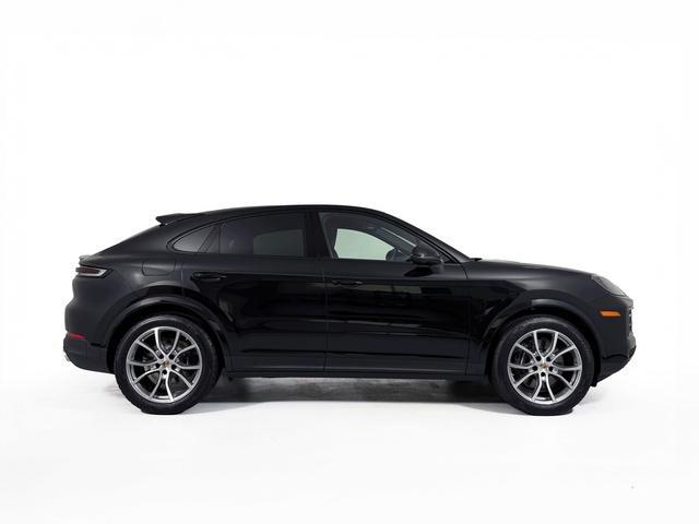 new 2025 Porsche Cayenne car, priced at $104,085