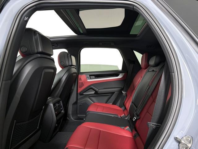 new 2025 Porsche Cayenne car, priced at $103,555