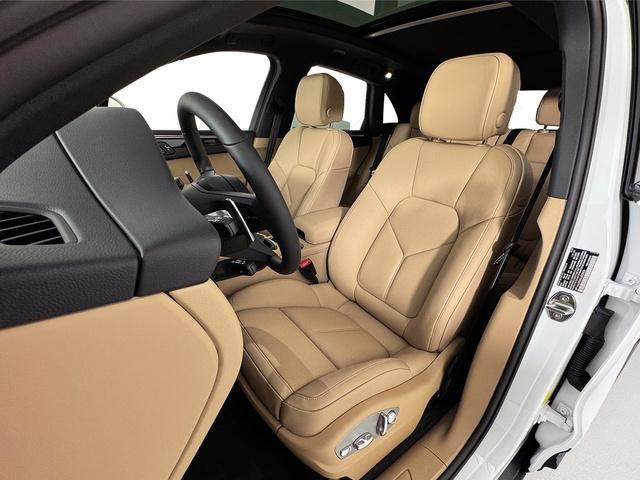 new 2025 Porsche Macan car, priced at $71,585