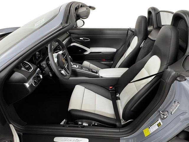 new 2025 Porsche 718 Boxster car, priced at $91,915