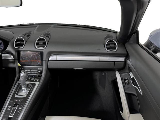 new 2025 Porsche 718 Boxster car, priced at $91,915