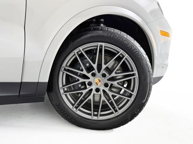 new 2025 Porsche Cayenne car, priced at $106,945