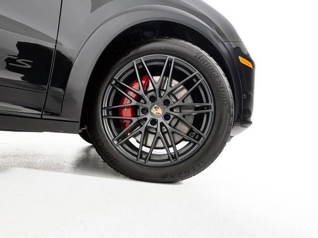 new 2025 Porsche Cayenne car, priced at $136,445