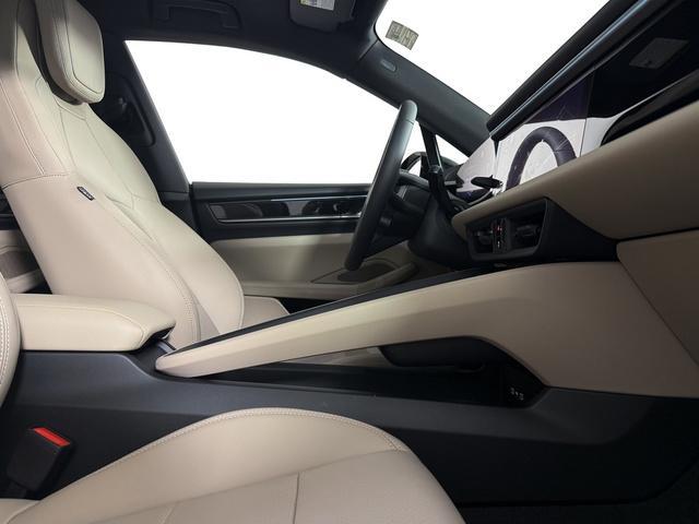 new 2025 Porsche Macan car, priced at $80,425