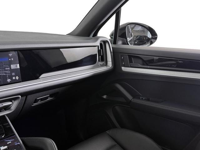 new 2025 Porsche Cayenne car, priced at $92,685