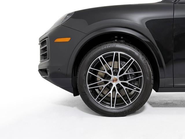 new 2025 Porsche Cayenne car, priced at $95,705