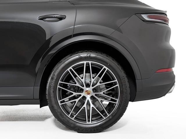 new 2025 Porsche Cayenne car, priced at $95,705