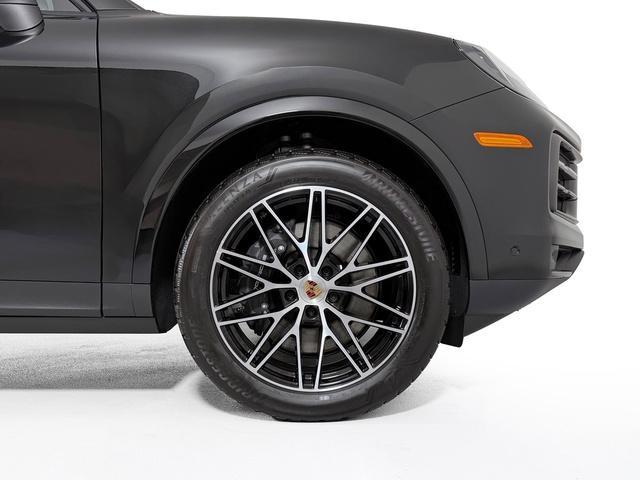 new 2025 Porsche Cayenne car, priced at $95,705