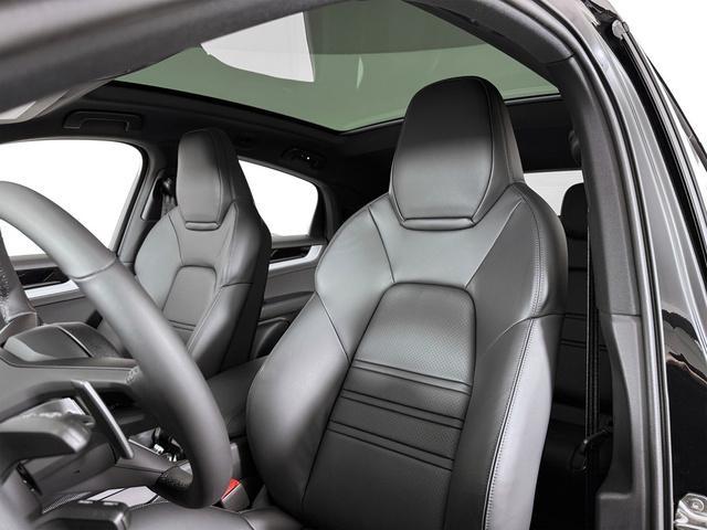 new 2025 Porsche Cayenne car, priced at $95,705