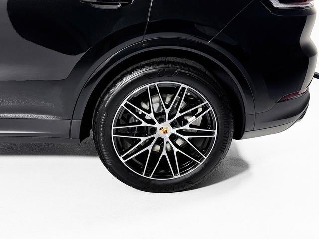 new 2025 Porsche Cayenne car, priced at $98,855