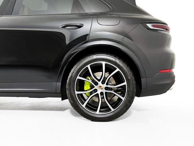 new 2025 Porsche Cayenne car, priced at $101,900