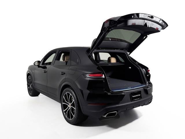 new 2025 Porsche Cayenne car, priced at $101,900