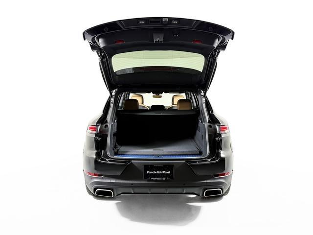 new 2025 Porsche Cayenne car, priced at $101,900