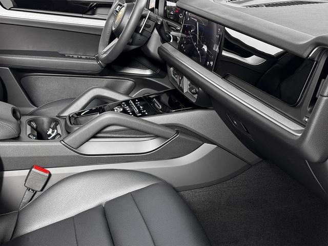 new 2025 Porsche Cayenne car, priced at $107,065