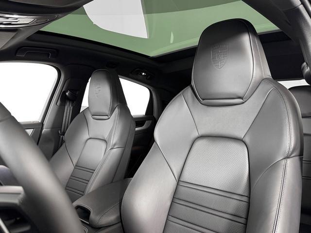 new 2025 Porsche Cayenne car, priced at $111,735