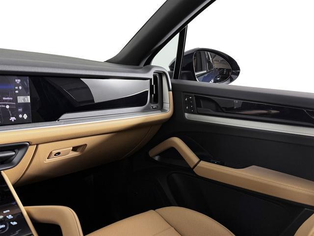new 2025 Porsche Cayenne car, priced at $98,095
