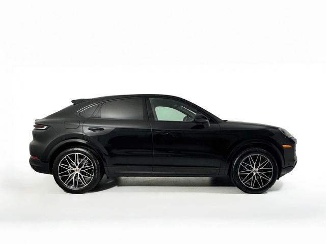 new 2025 Porsche Cayenne car, priced at $102,605
