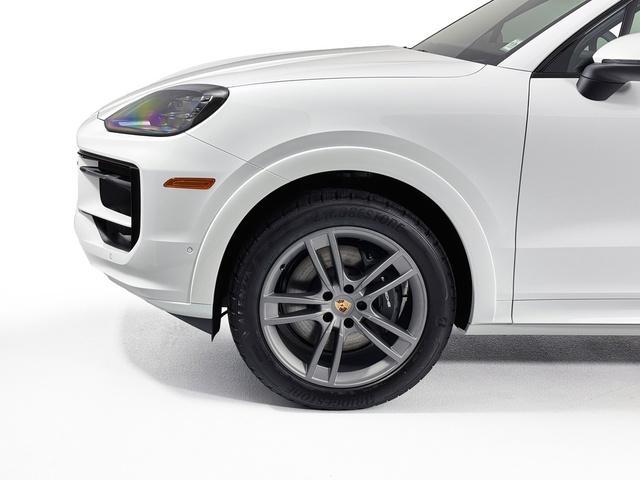 new 2025 Porsche Cayenne car, priced at $107,065