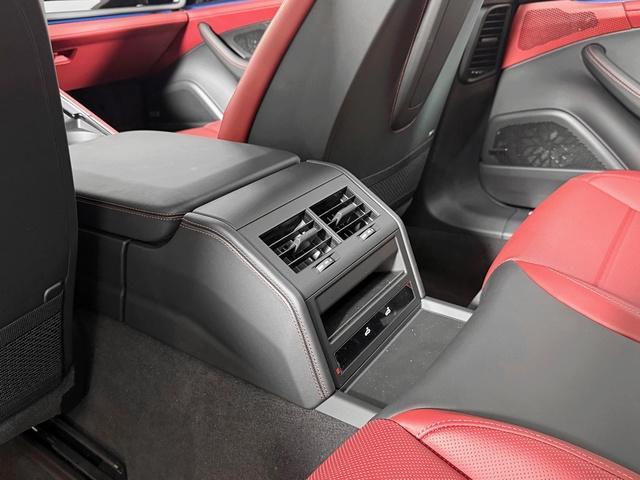 new 2025 Porsche Panamera car, priced at $127,325