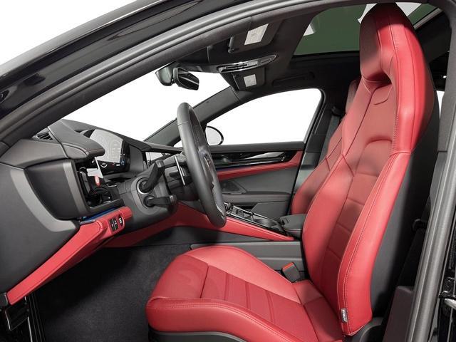 new 2025 Porsche Panamera car, priced at $127,325