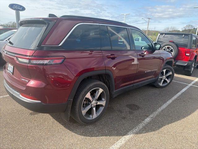 used 2024 Jeep Grand Cherokee car, priced at $36,498