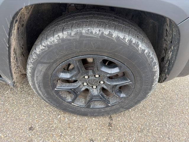 used 2020 Jeep Cherokee car, priced at $15,980