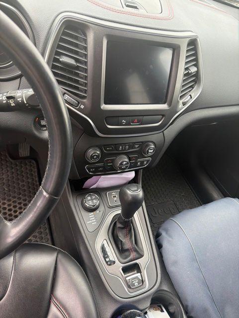 used 2020 Jeep Cherokee car, priced at $22,995