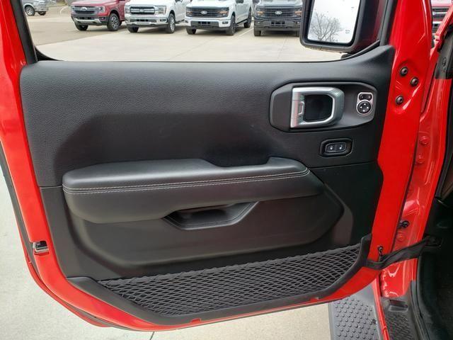 used 2021 Jeep Wrangler Unlimited car, priced at $26,995